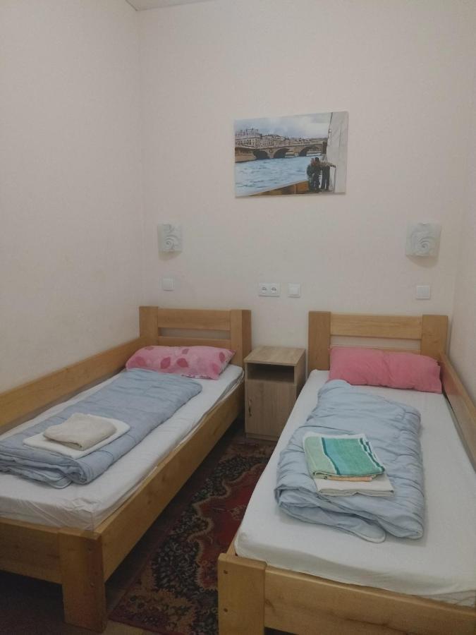 Отель Хата Dnipro Bagian luar foto